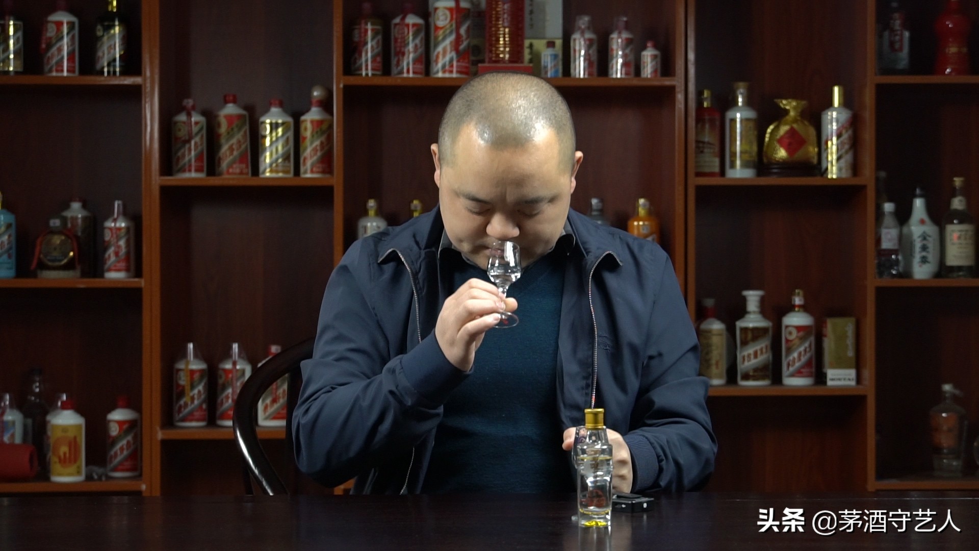 茅酒守艺人全部视频,茅酒守艺人品酒图片