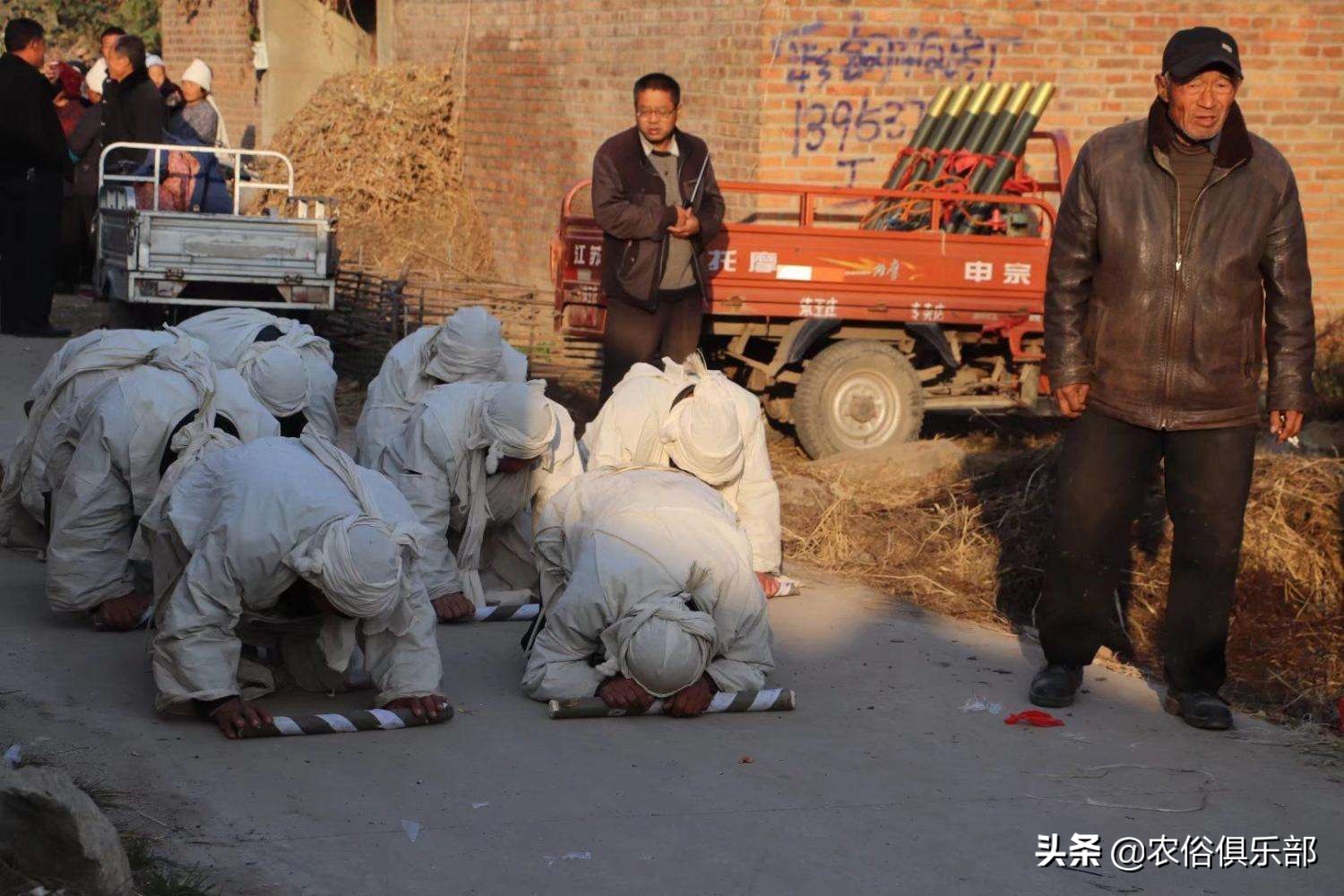 农村死人的恐怖传说,尸体不入土会变僵尸吗