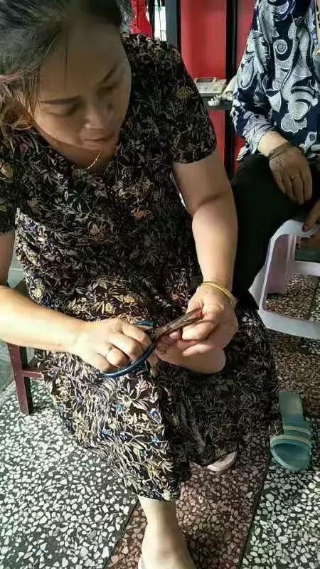 感动九旬老人久病床前有孝媳,久病床前有孝媳免费观看