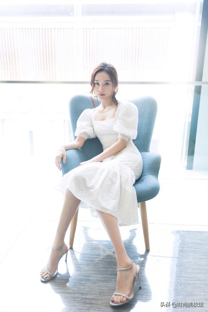 袁姗姗丝绒,袁姗姗一袭黑色丝绒连衣裙