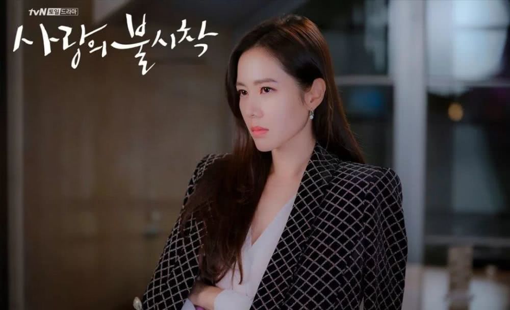 追了《爱的迫降》这么久，我终于看到一只想买的包了