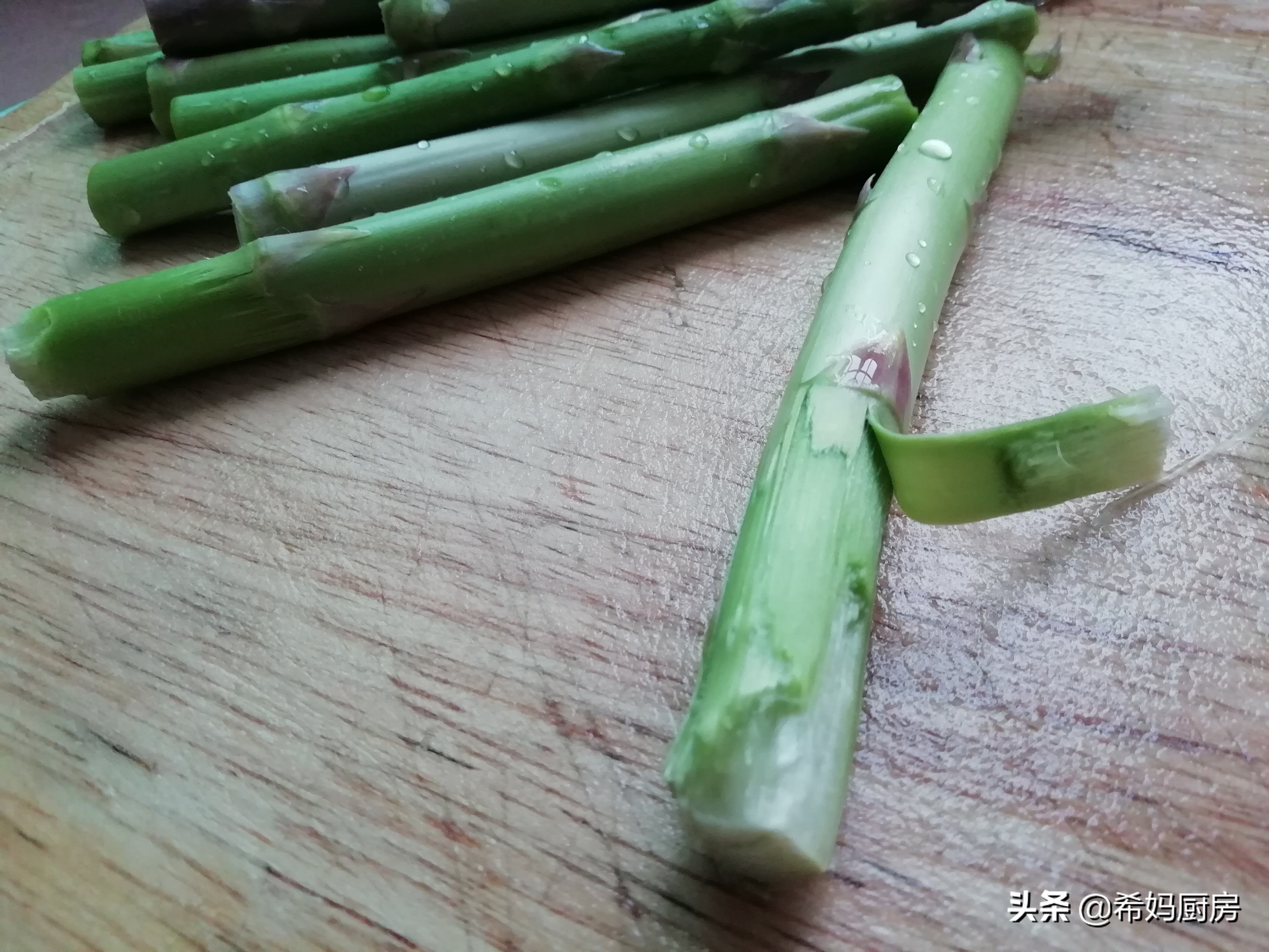 春季补充营养多吃芦笋，一文教会你，买到脆嫩又好吃的芦笋