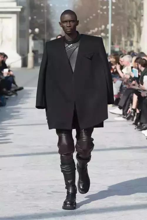 米兰时装周明星最佳看秀造型,米兰时装周明星看秀造型