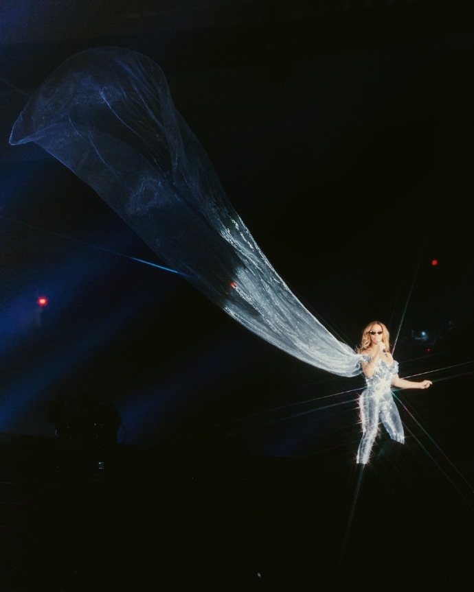 8岁成名16岁红遍大江南北,19岁出道红遍大江南北