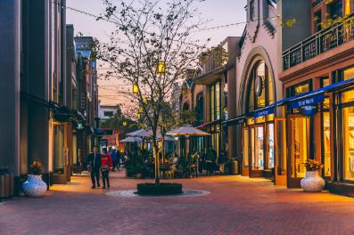 奕起邂逅紫色浪漫上海奕欧来奥特莱斯呈现薰衣草节精彩礼遇