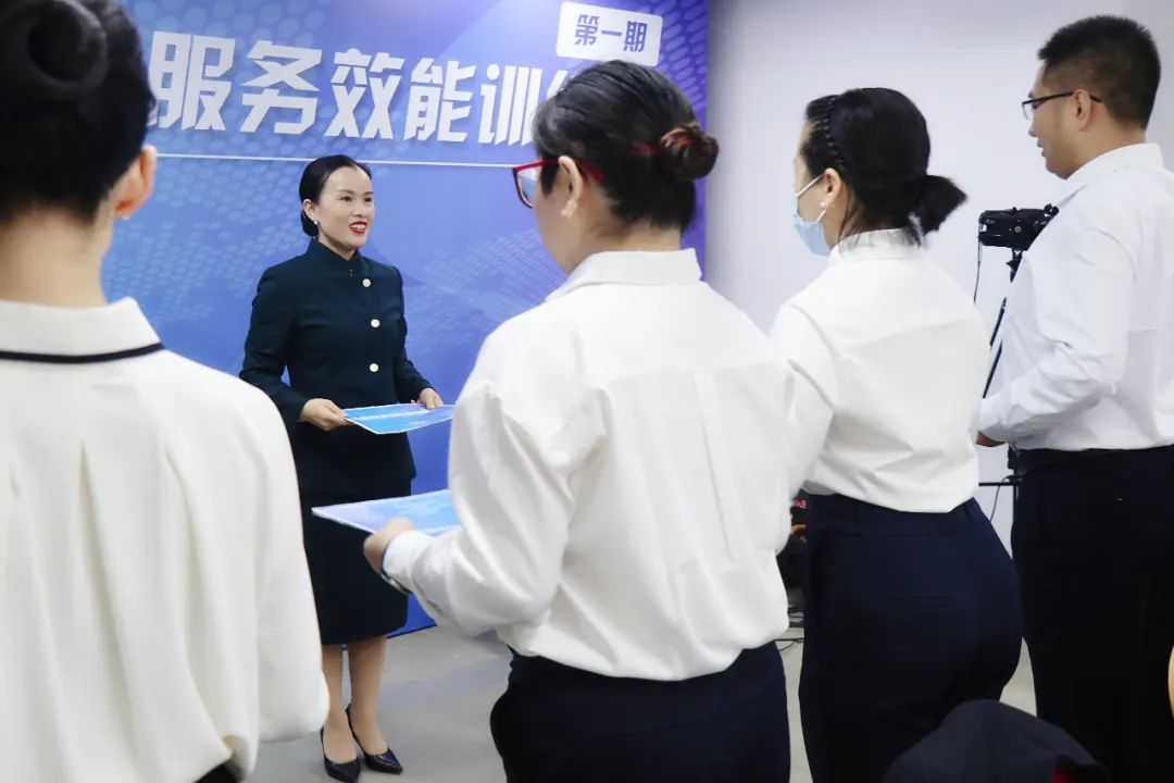 银行工作有绩效吗,银行要持续提升专业化服务水平