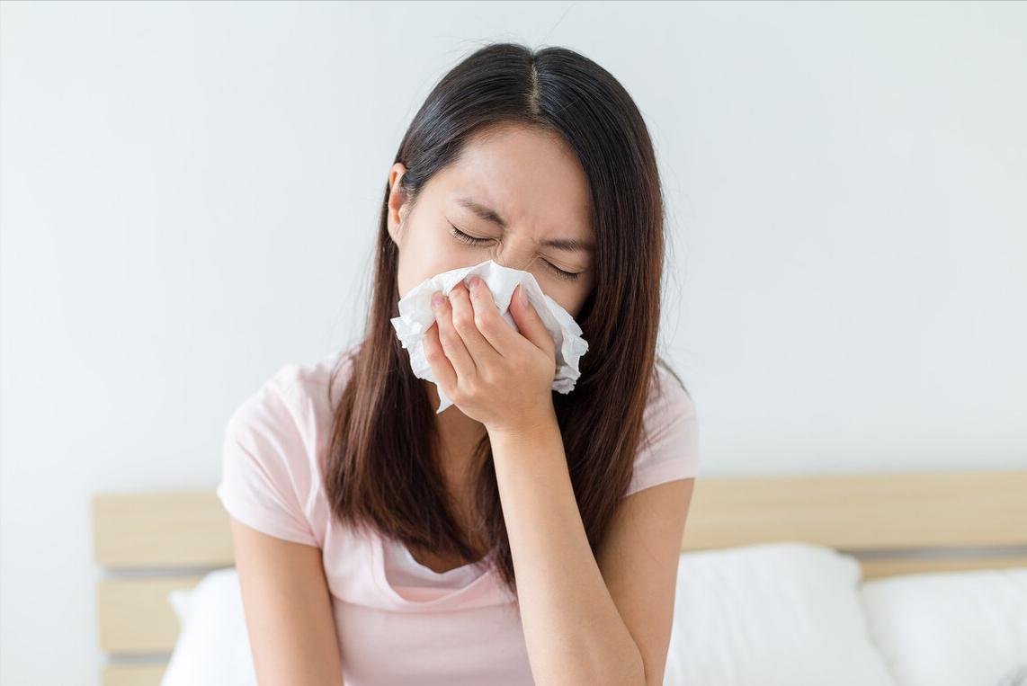 打个喷嚏也得憋回去,打个喷嚏有多大的威力