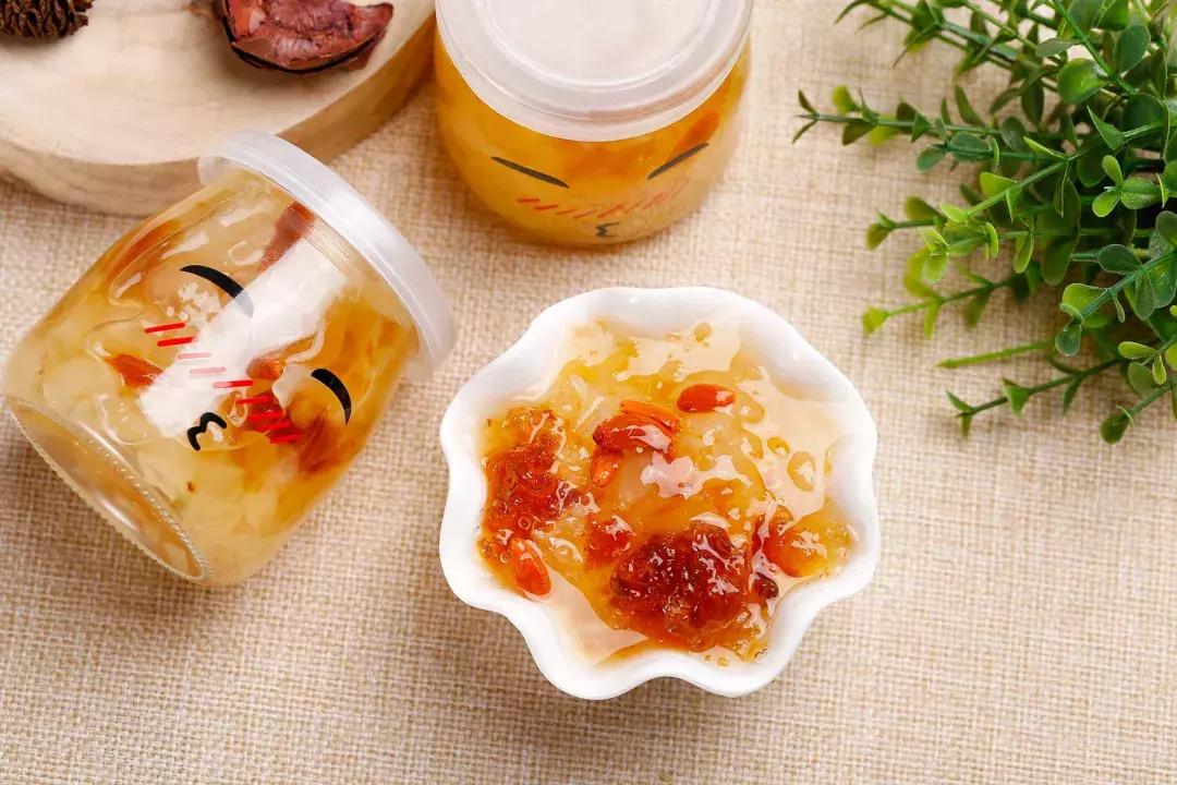 一碗桃胶等于敷30张面膜的功效?真相是…