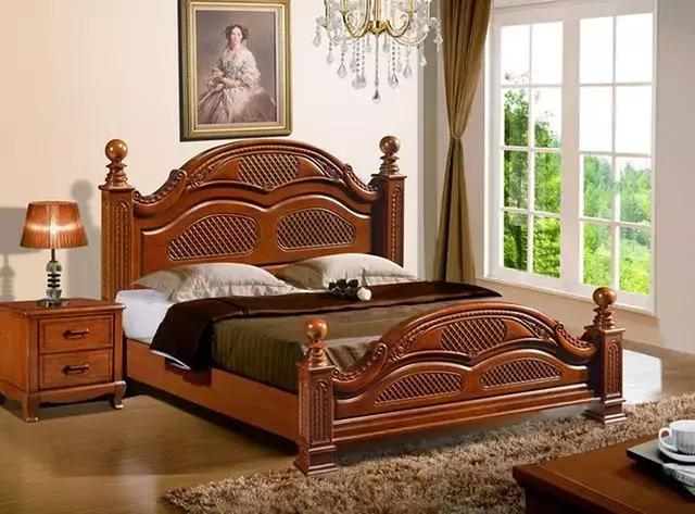 30年老木匠说实木床买这8种木材的最好，价格不贵还耐用