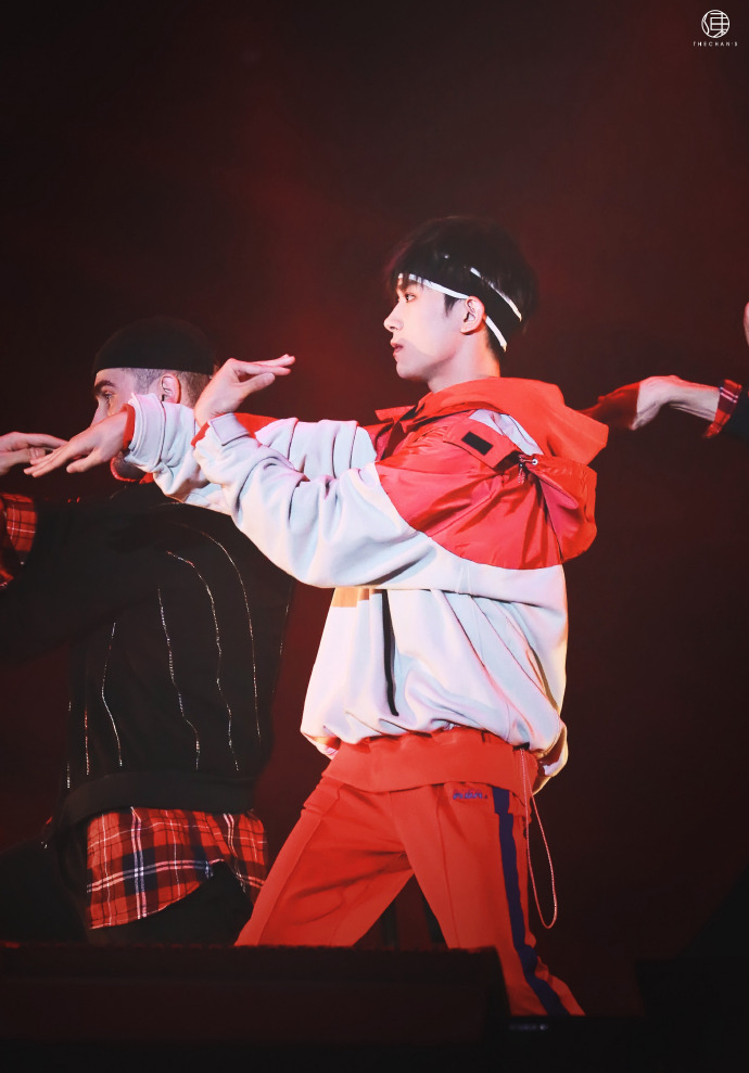 易烊千玺让人喜欢的10个理由,如何客观的评价易烊千玺的长相