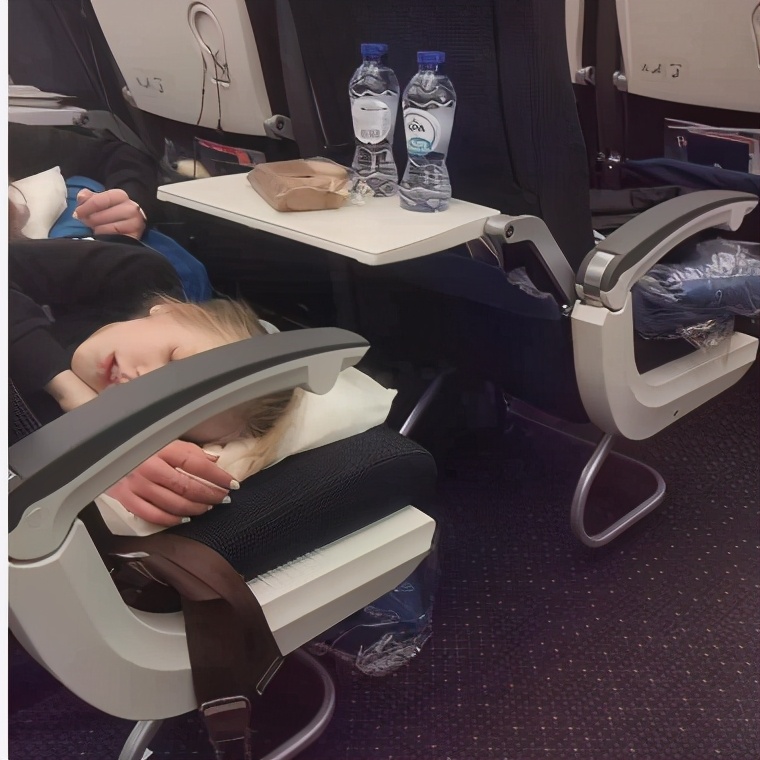 我穿着两条秋裤套牛仔外加带绒冲锋衣，来到零上29度的墨西哥