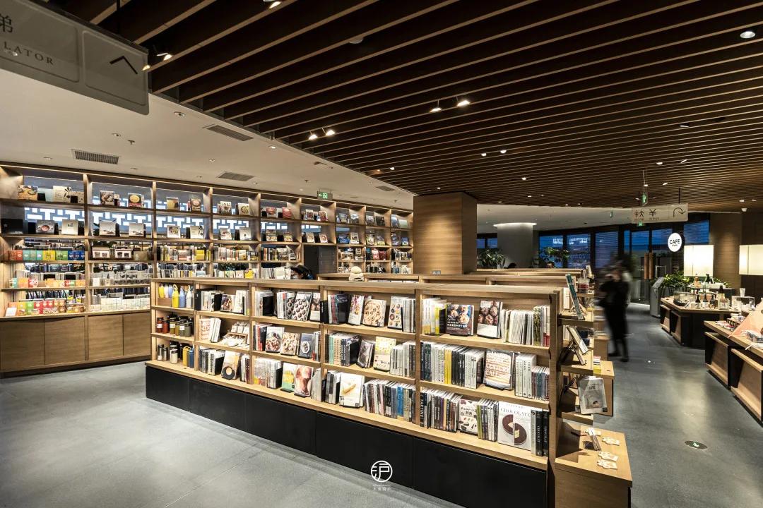 christiandiorcouture前滩太古里店,dior圣诞树前滩太古里