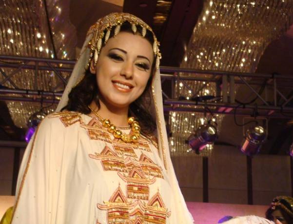 中东一国王留学归来,被父亲软禁六年逆袭,耗时20年变成富国