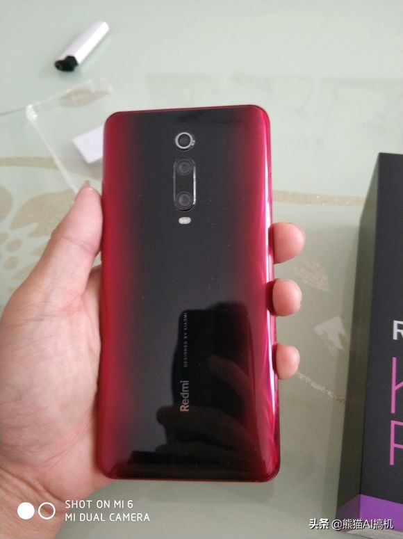 红米大魔王火焰红8+128开箱体验