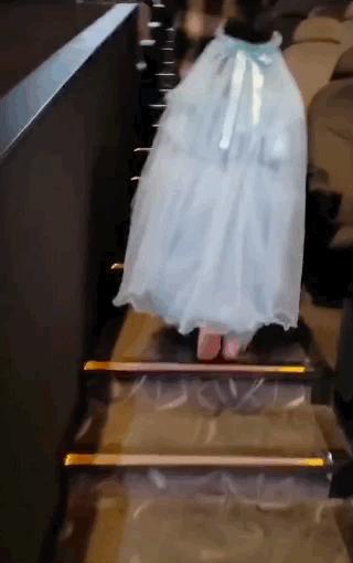 “我，30岁已婚*男猛**，陪女儿看完冰雪奇缘后，怂了”