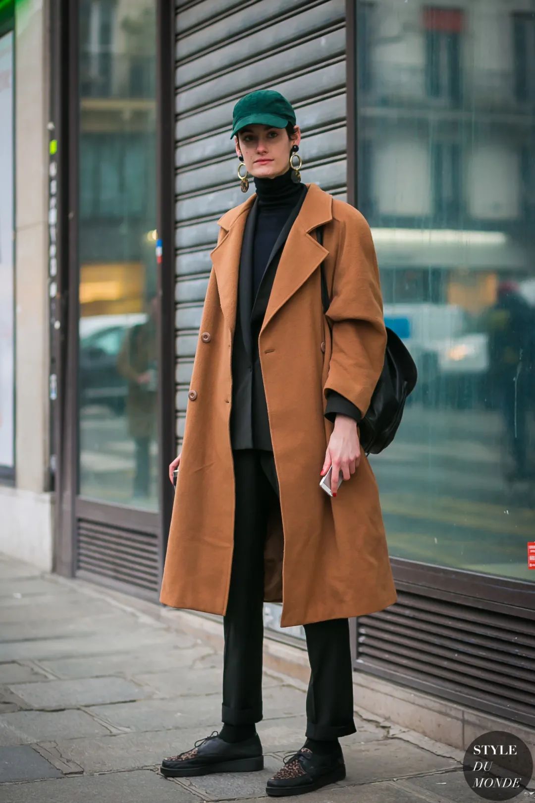 驼色大衣多种风格穿搭攻略,驼色大衣的高级感穿搭示范