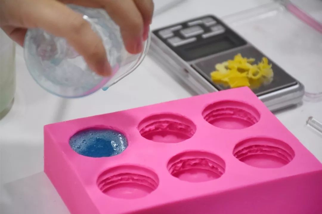 手工diy口红大概需要多久,10秒做口红