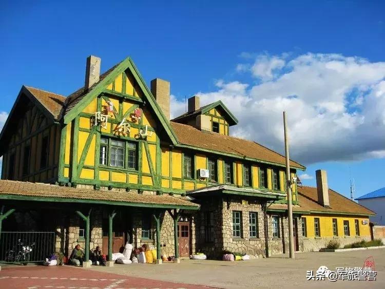 中国各地大型火车站详细样子,实拍中国最小火车站