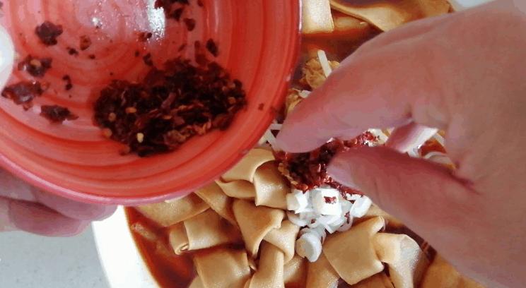 水煮椒麻鸡最正宗的做法,水煮椒怎么炒才好吃