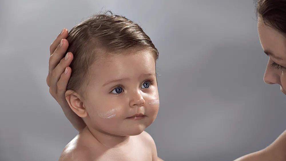 宝宝霜成分比普通面霜更安全吗,有激素的婴儿面霜对宝宝的影响