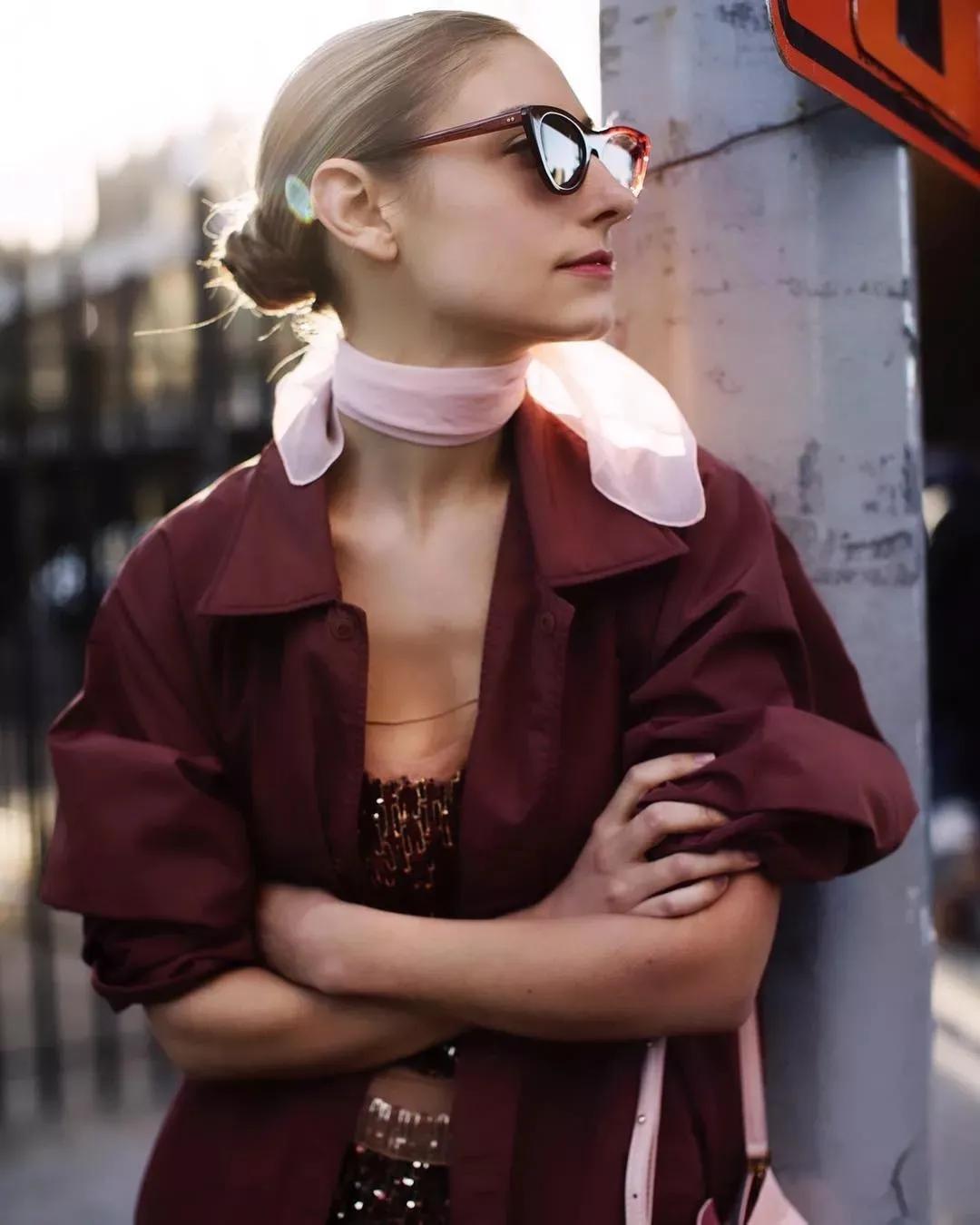 丝巾的100种系法,90x90方形丝巾的系法慢动作视频