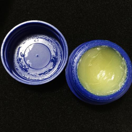 用了上百只润唇膏，Blistex小蓝罐最鸡肋，曼秀雷敦性价比？