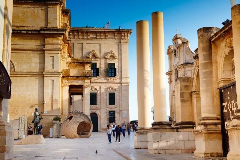 放在地图上很难找到的10个国家,地图上小到看不见的地区