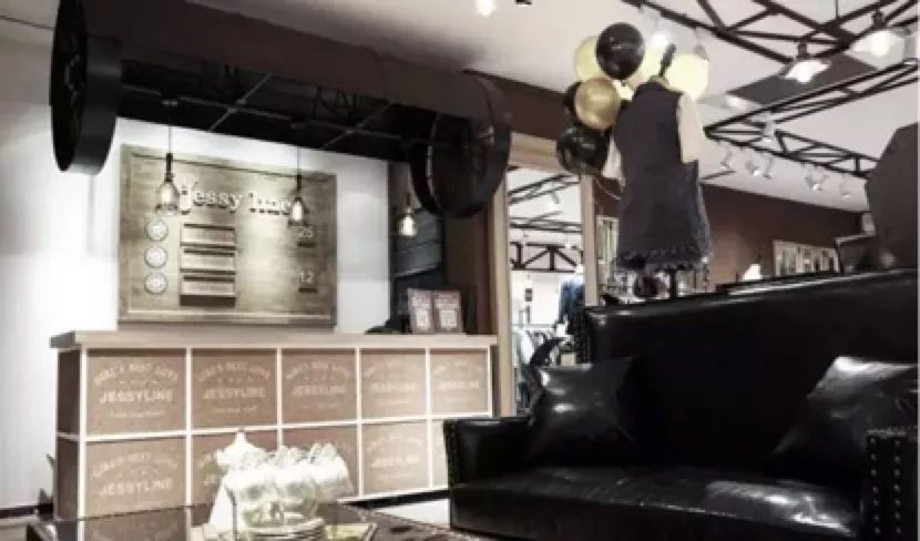 对比阿依莲、CCDD,这个少淑女装更受90、95后的青睐