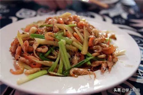 广西桂林阳朔西街小吃天下第一饼,阳朔西街有名小吃