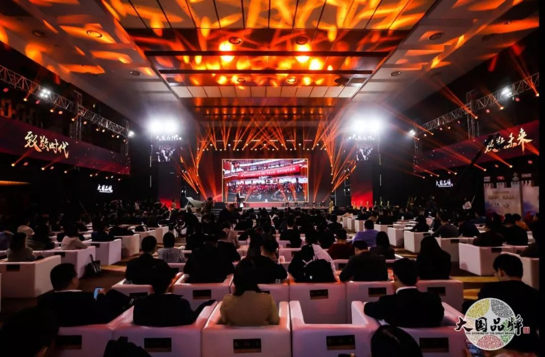 浼氬憳鍗曚綅椋庨噰,鍗忎細浼氬憳椋庨噰灞曠ず