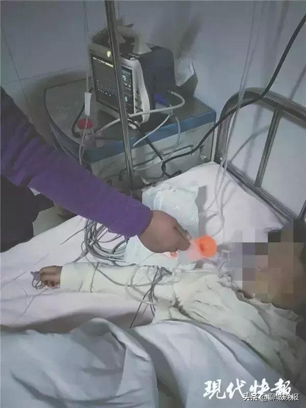 8岁女孩身上伤痕累累下集,8岁女孩摔伤