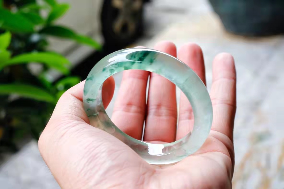 最好看的冰种翡翠手镯,怎么挑冰种翡翠手镯