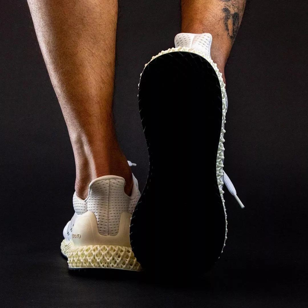 UB结合4D打印科技，阿迪全新跑鞋Ultra4D脚感怎么样？是真的贵