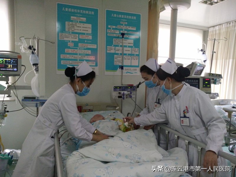 「健康快讯」儿科病房爆满又加床医护齐心护航宝贝健康