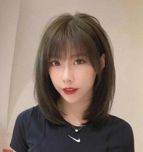 适合圆脸女生有刘海的发型,适合圆脸女生的发型刘海教程