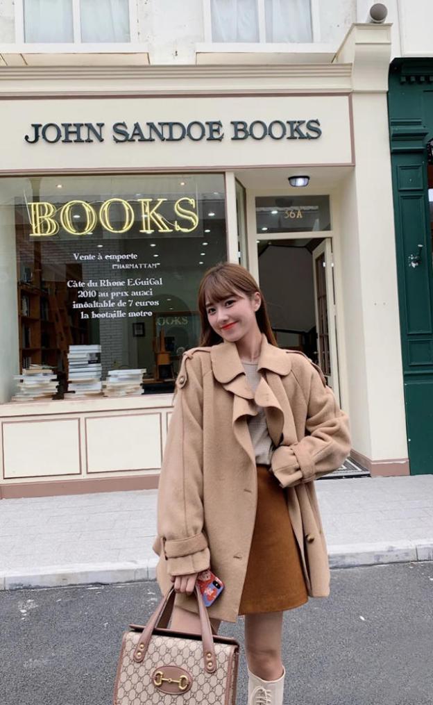 绿驼色配什么颜色显高级,今年流行咖啡色还是驼色