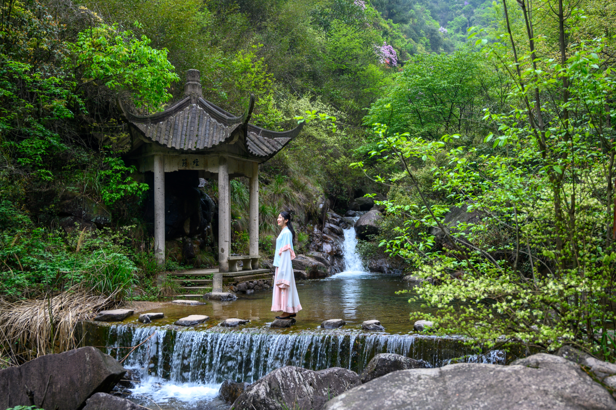 浙江这座宝藏小城,藏着一处山水秘境,史称江南第一名山