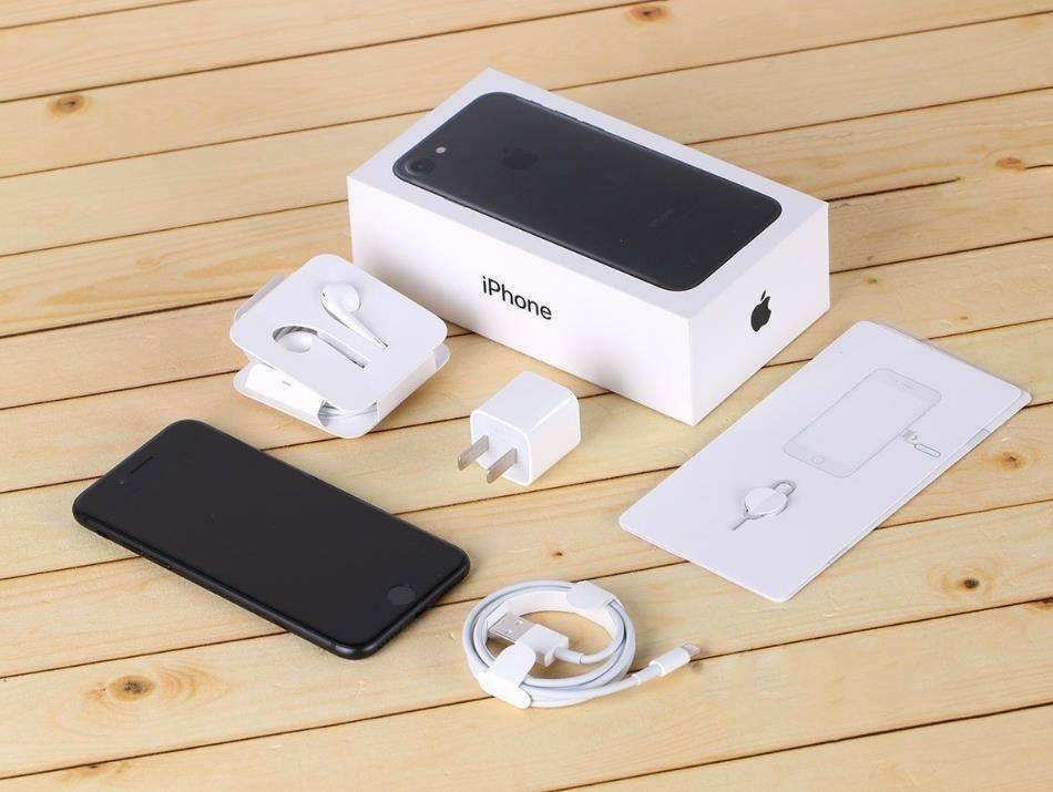 同事用大额头iPhone7,虽被办公室人取笑,但心态却真好