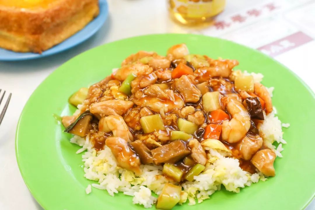 一筷子就能吃到香港，奶茶和西多士一定要安排