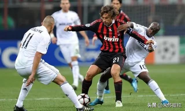 足坛中场“大师级”人物，哈维、皮尔洛、斯科尔斯，谁能厉害些？