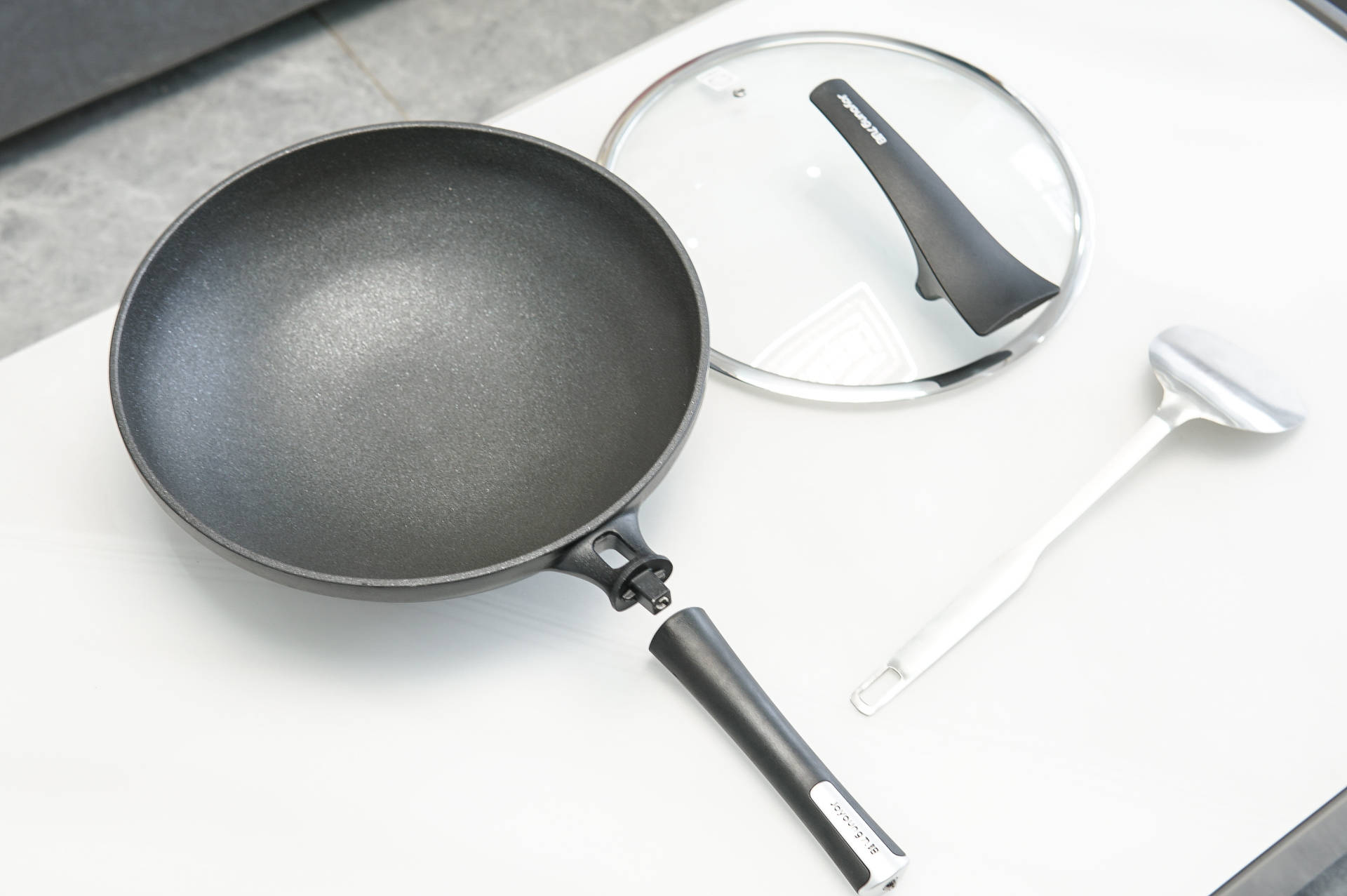 九阳晶钻耐磨不粘锅测评,不粘锅不怕铁铲