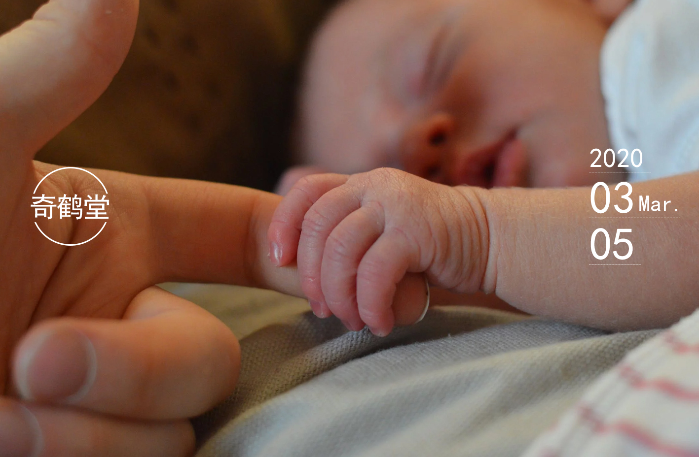 宝宝不愿意自己玩一直粘人怎么办,娃老是求抱怎么办