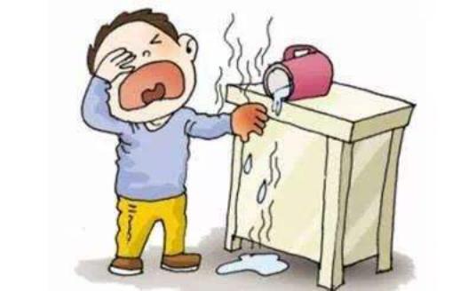 小孩子开水烫伤掉皮多久不会疼痛,手被炉子烫伤怎么快速减少疼痛