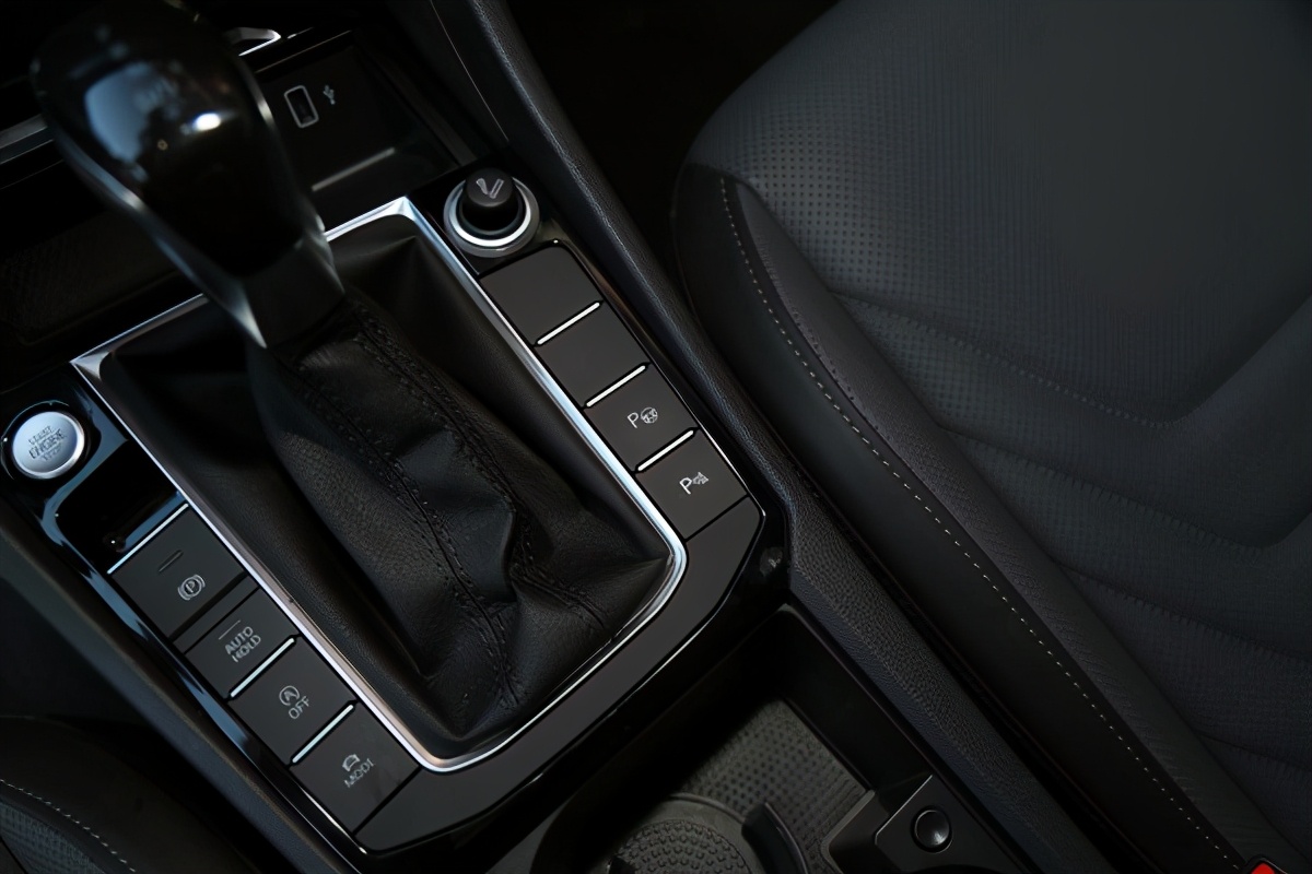 行驶十万公里的车车况良好,大众速腾用车真实感受