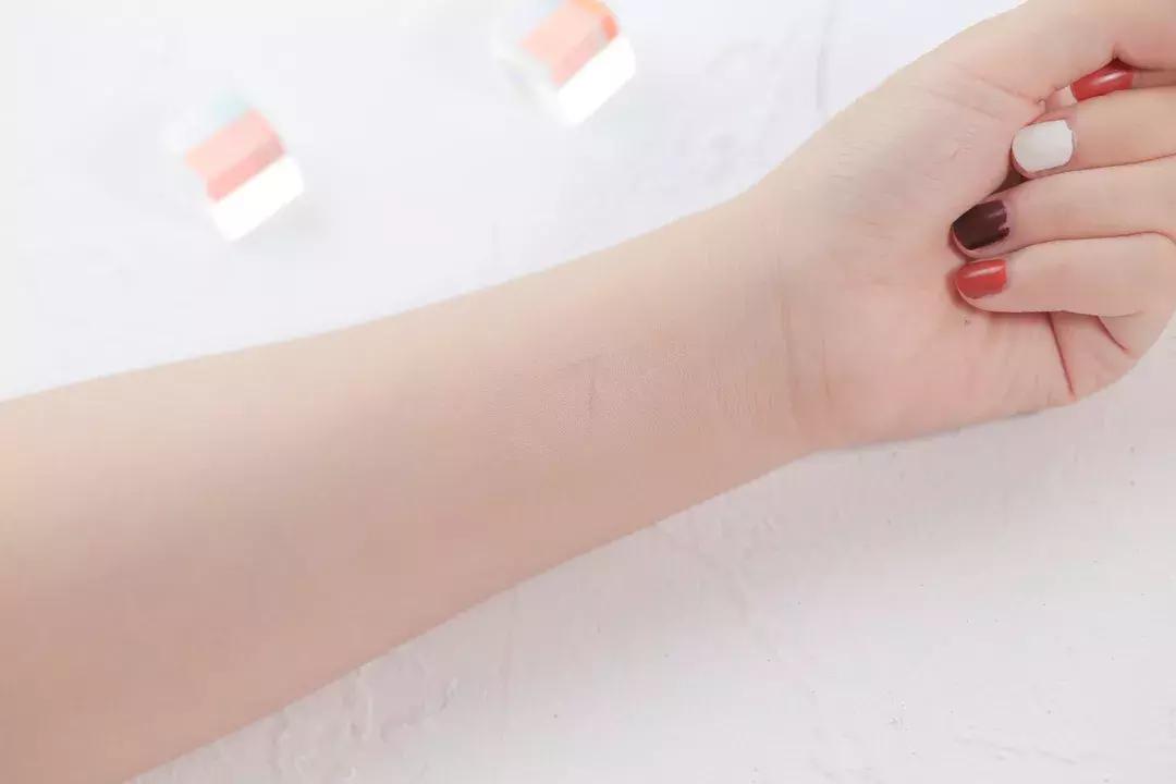 推荐8款适合干皮的粉底液,迪奥最贵粉底液