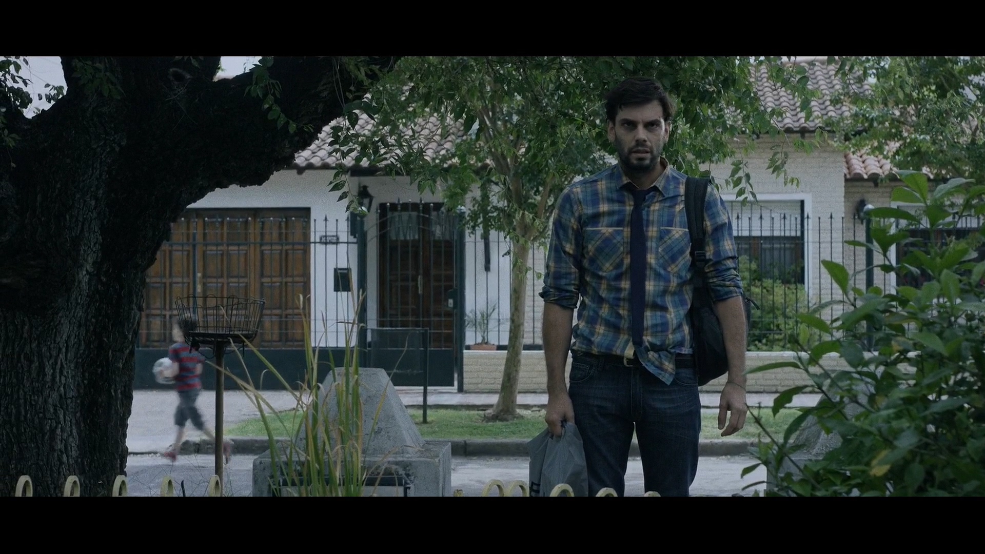 邻居天天半夜装修,邻居大半夜装修吓到了孩子