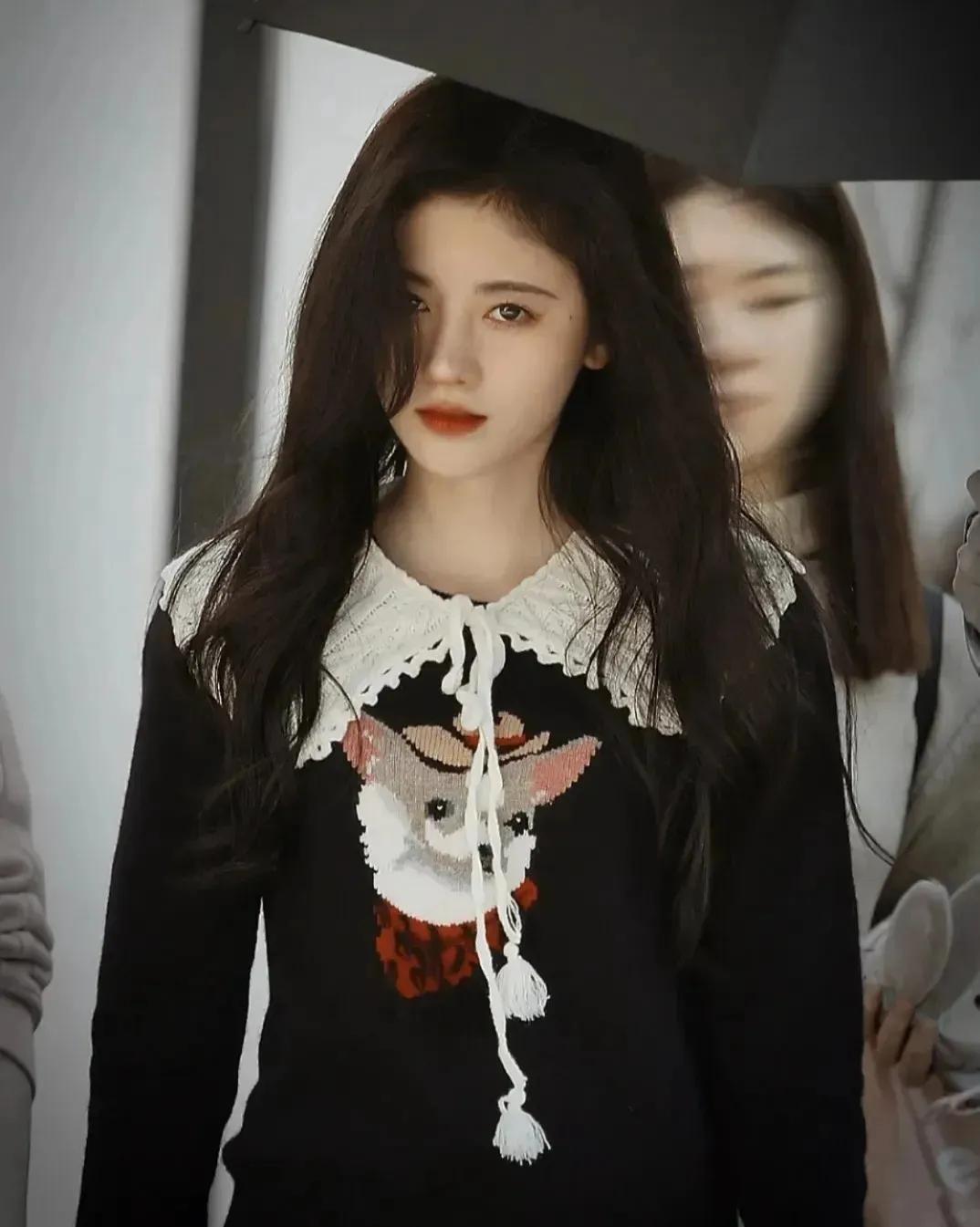 古力娜扎深v蓝色礼服和鞠婧祎,娜扎和鞠婧祎