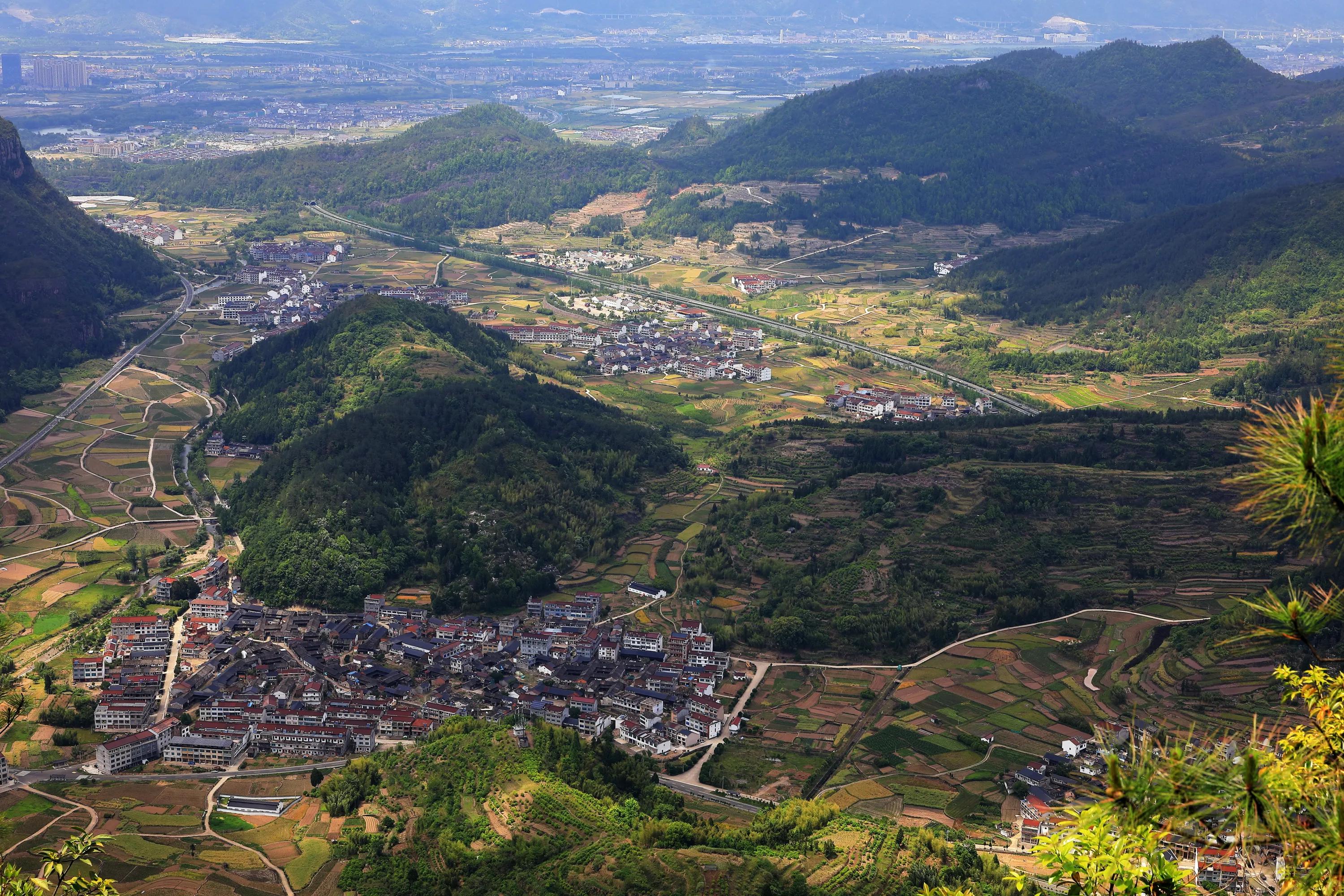 沿着高速看中国新一集,沿着高速一路看中国