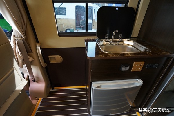 东风御风亲民b型自动挡房车价格,2019年长轴东风御风b型房车尺寸