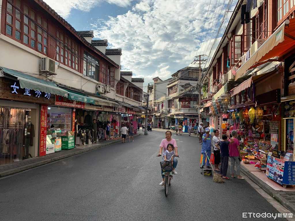 苹果xsmax白色真机图赏,iphonexsmax怎么看起来有高级感